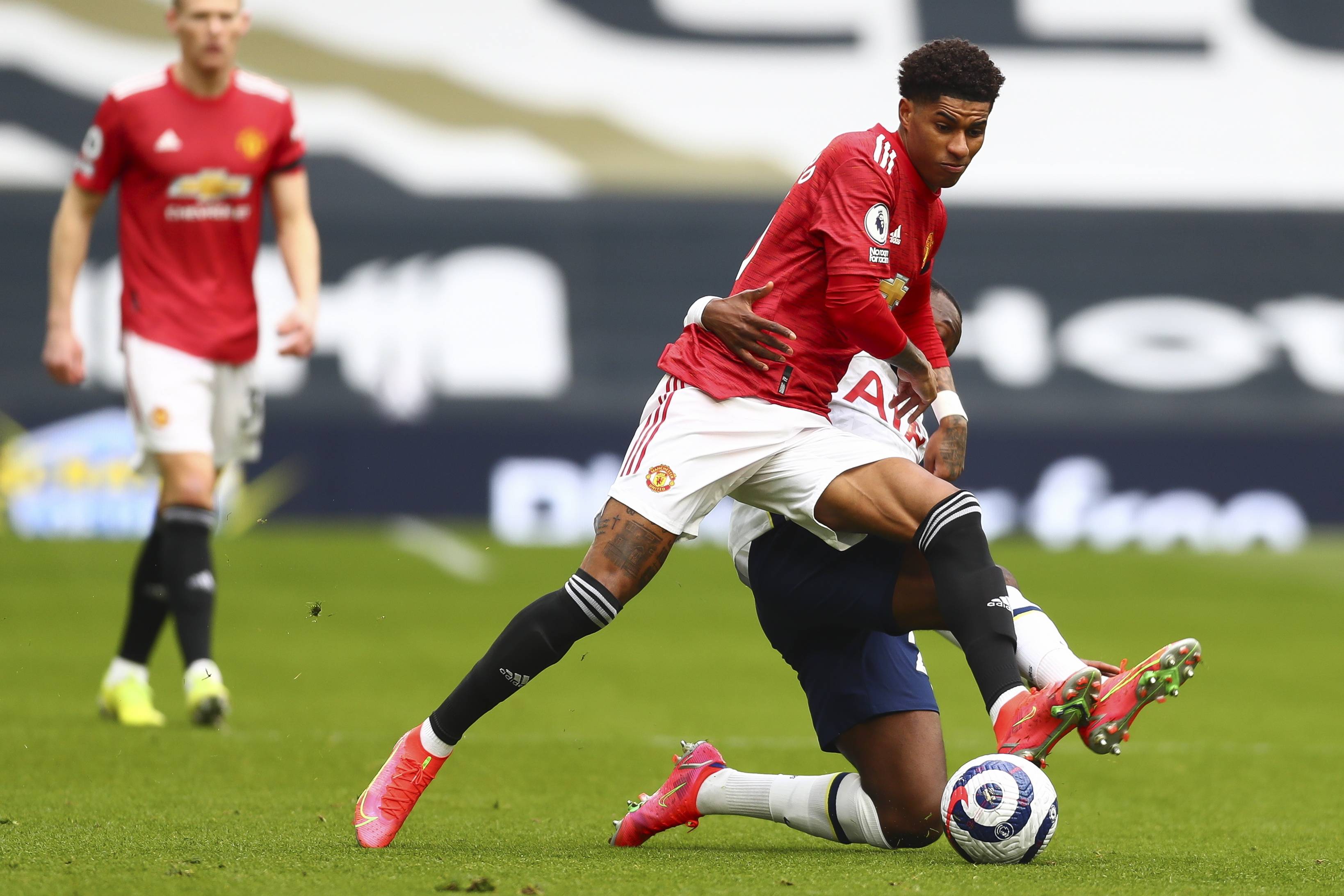 却在总决赛 却在总决赛